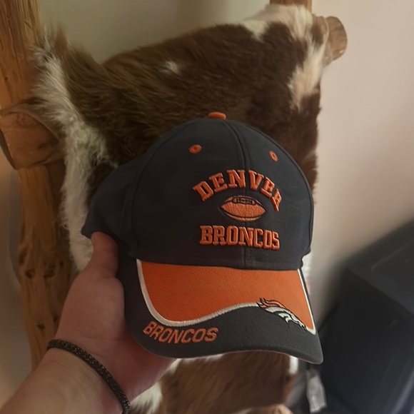 RARE Vintage Y2K Denver Broncos stitched Dad hat